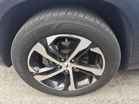 Used 2024 Chevrolet Trax RS w/ Driver Confidence Package FWD image 4