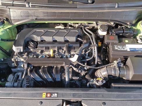 Used 2022 Hyundai Venue SEL image 28