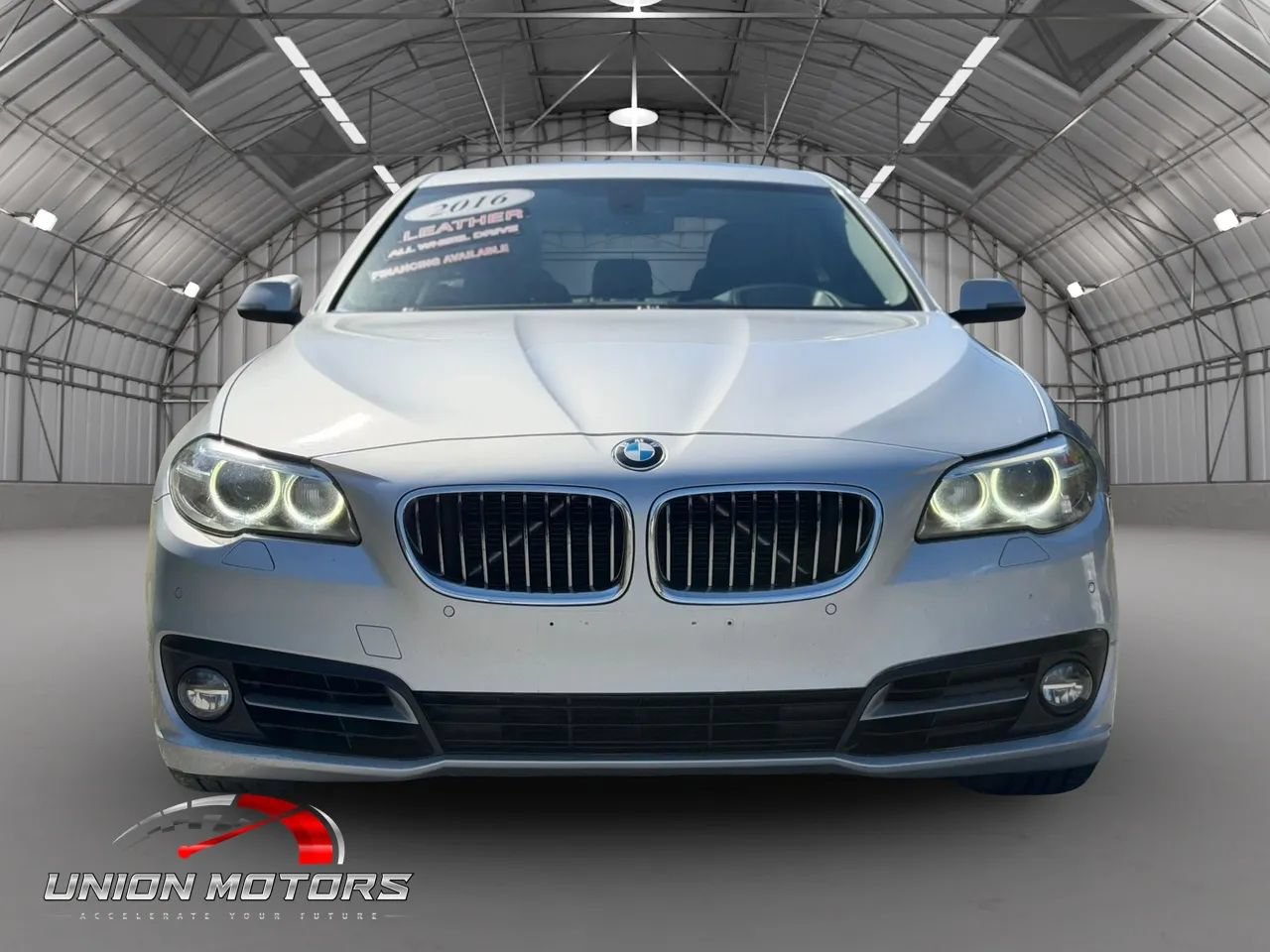 Used 2016 BMW 528i xDrive Sedan AWD/4WD image 2