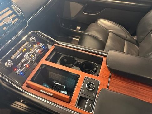 Used 2019 Lincoln Navigator Select AWD/4WD image 30