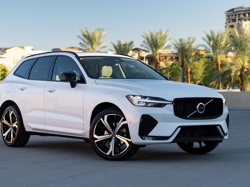 Used 2023 Volvo XC60 B5 Ultimate w/ Protection Package AWD/4WD image 15
