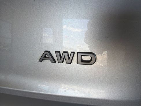 Used 2025 Nissan Rogue SV AWD/4WD image 7