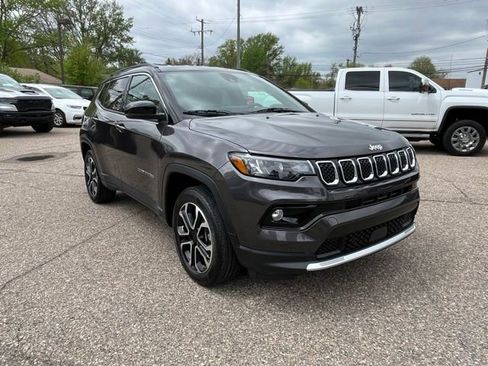 Used 2023 Jeep Compass Limited AWD/4WD image 7