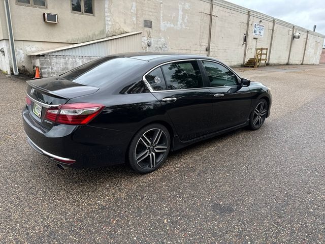 Used 2017 Honda Accord Sport image 25
