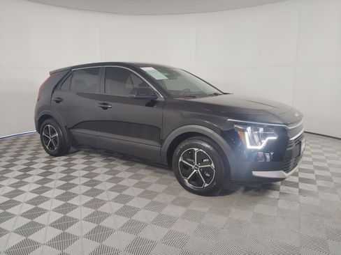 Used 2023 Kia Niro LX image 25