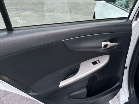 Used 2012 Toyota Corolla S image 20