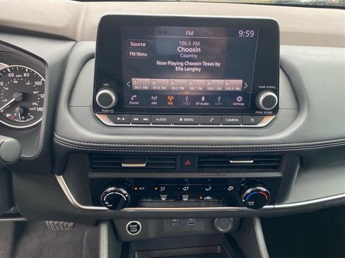 Used 2023 Nissan Rogue S AWD/4WD image 11