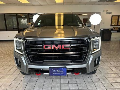Used 2023 GMC Yukon XL AT4 w/ AT4 Premium Package AWD/4WD image 5