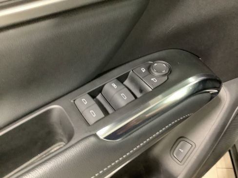 Used 2024 Chevrolet Traverse LT w/ Midnight/Sport Edition image 15