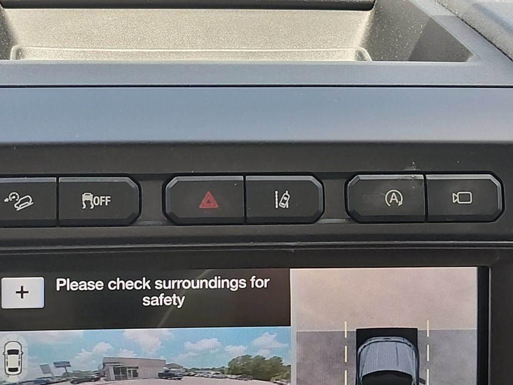 Used 2019 Ford Expedition Limited w/ Equipment Group 302A AWD/4WD image 12