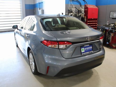 Used 2025 Toyota Corolla LE w/ LE Premium Package image 38