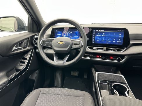 Used 2025 Chevrolet Equinox LT w/ Safety and Technology Package image 26