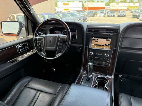 Used 2016 Lincoln Navigator Reserve AWD/4WD image 26