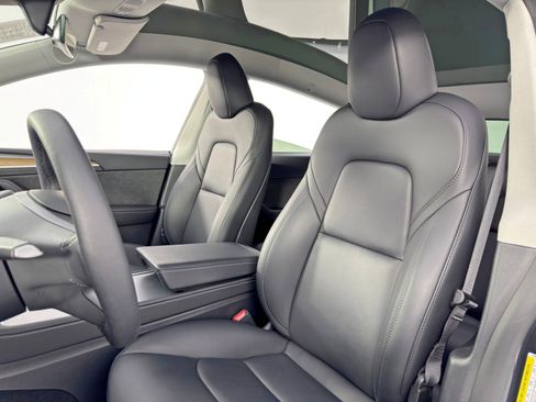 Used 2024 Tesla Model Y Performance image 40