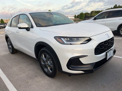 Certified 2026 Honda HR-V LX image 2