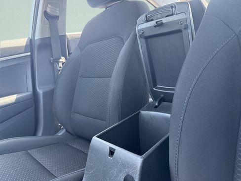 Used 2019 Hyundai Elantra SE w/ Winter Weather Package FWD image 23