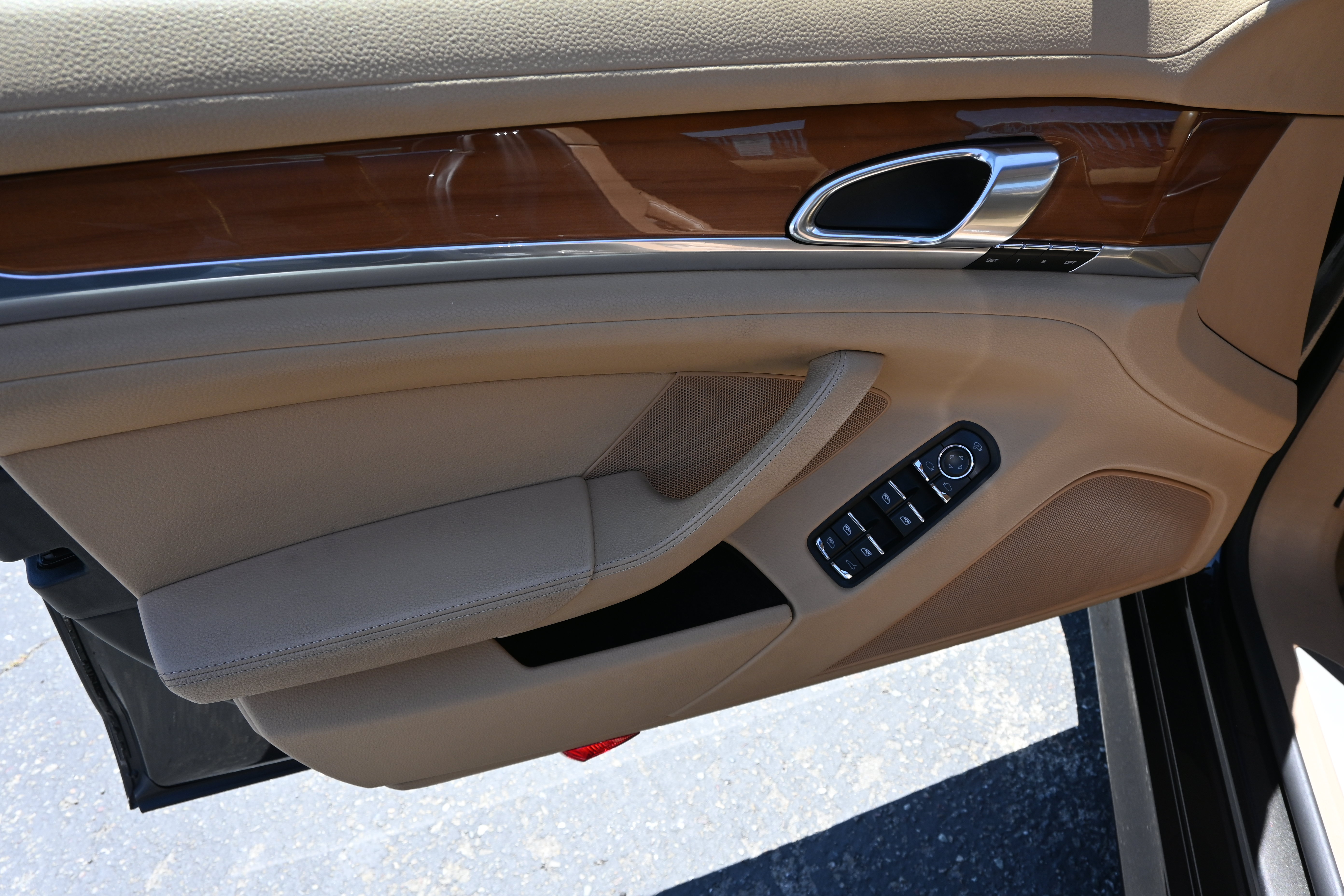 Used 2011 Porsche Panamera S RWD image 34