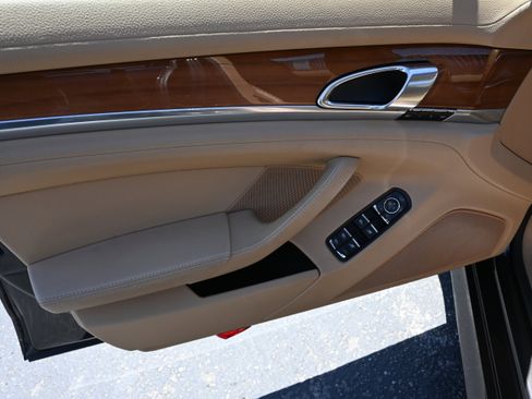 Used 2011 Porsche Panamera S RWD image 34