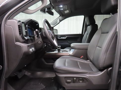 Used 2024 GMC Sierra 1500 SLT w/ SLT Convenience Package image 9