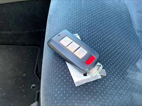 Used 2024 Mitsubishi Eclipse Cross SE image 11