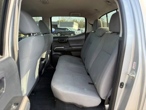 Used 2018 Toyota Tacoma SR5 image 13