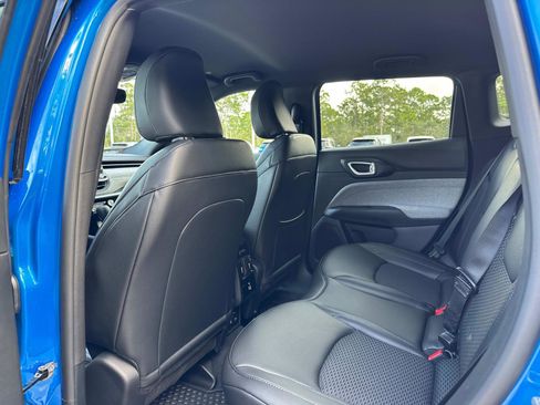 New 2026 Jeep Compass Latitude w/ Driver Assistance Group AWD/4WD image 15