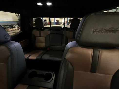 Used 2022 Chevrolet Silverado 1500 High Country w/ Z71 Off-Road Package AWD/4WD image 25