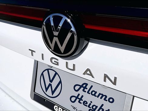 New 2026 Volkswagen Tiguan S FWD image 15