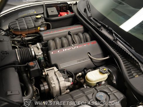 Used 2001 Chevrolet Corvette Coupe w/ Preferred Equipment Group2 RWD image 34