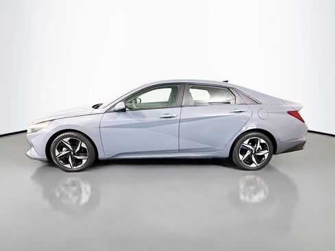 Used 2023 Hyundai Elantra SEL w/ Convenience Package FWD image 6