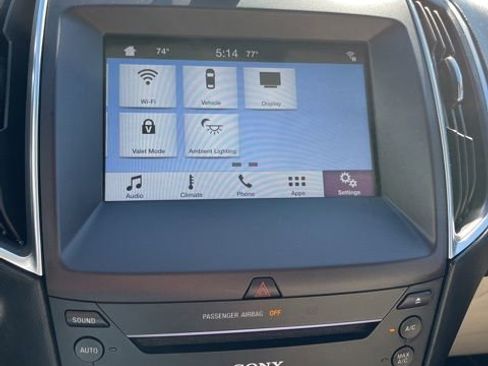 Used 2016 Ford Edge Titanium image 46