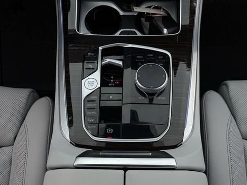 Used 2025 BMW X5 xDrive40i w/ Premium Enhanced Package image 33