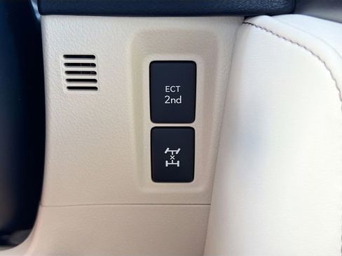 Used 2022 Lexus GX 460 Premium w/ Premium Plus Package AWD/4WD image 31