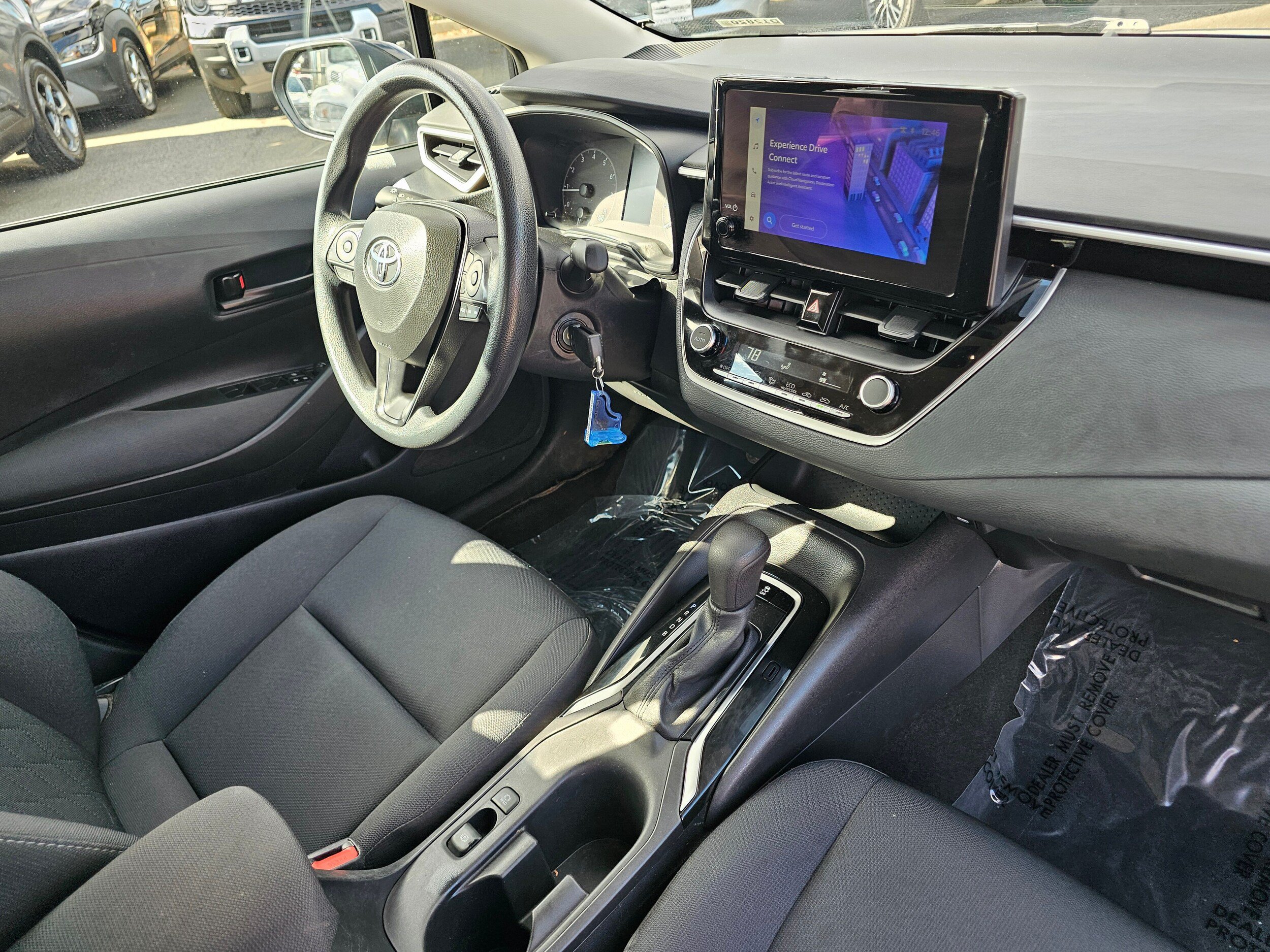 Used 2025 Toyota Corolla LE FWD image 10