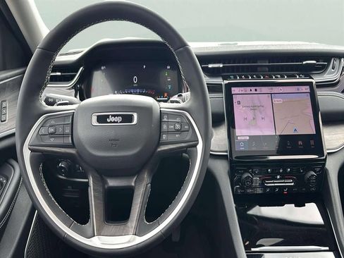 Used 2023 Jeep Grand Cherokee 4WD 4xe w/ Luxury Tech Group II image 13