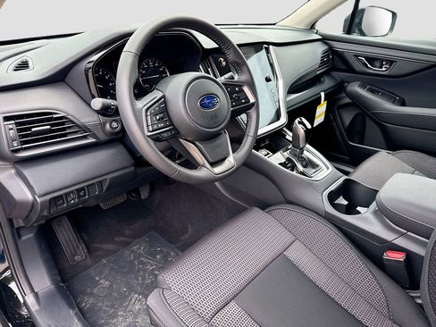 Used 2025 Subaru Outback Premium AWD/4WD image 11