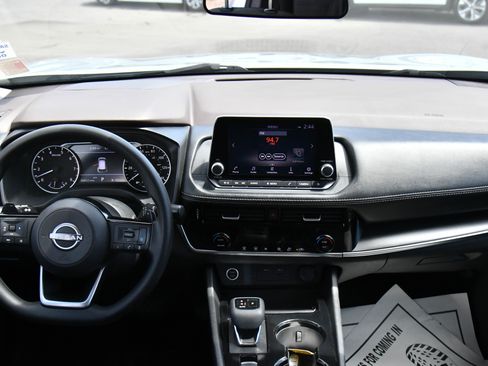 Used 2022 Nissan Rogue SV AWD/4WD image 35