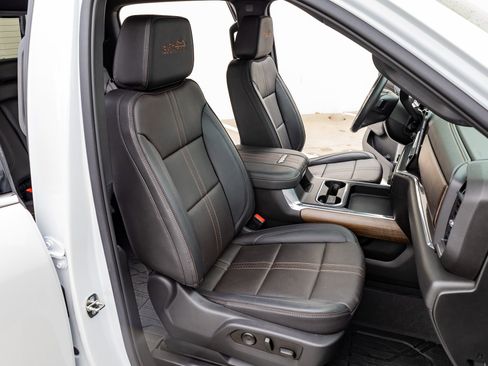 Used 2024 Chevrolet Silverado 3500 High Country w/ High Country Premium Package image 31