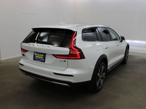 New 2026 Volvo V60 B5 Cross Country Plus w/ Climate Package image 5