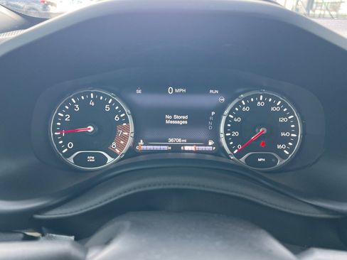 Used 2023 Jeep Renegade Latitude image 23