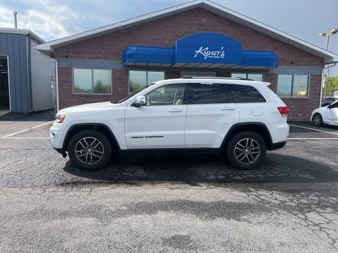 Used 2017 Jeep Grand Cherokee Limited AWD/4WD image 3