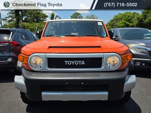 Used 2014 Toyota FJ Cruiser 4WD w/ Upgrade Package image 2