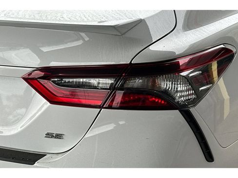 Used 2024 Toyota Camry SE FWD image 7