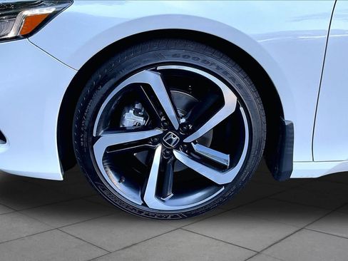 Used 2021 Honda Accord Sport image 10