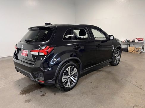 Used 2021 Mitsubishi Outlander Sport SE image 3