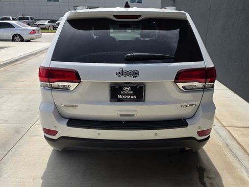 Used 2021 Jeep Grand Cherokee Laredo RWD image 5