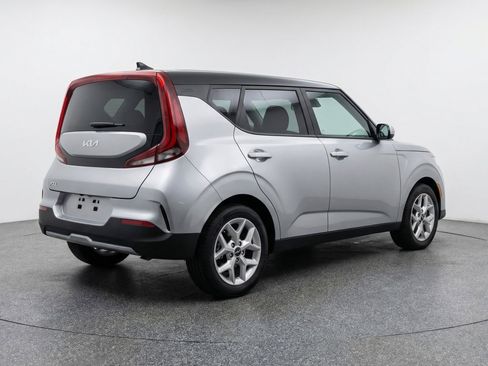 Used 2025 Kia Soul LX w/ LX Technology Package image 9