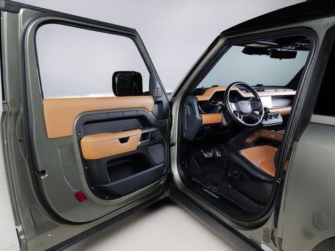 Used 2021 Land Rover Defender 90 X image 25