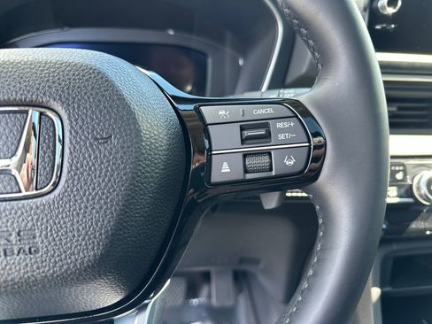 Used 2025 Honda Pilot Elite image 22