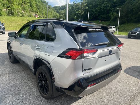 Used 2023 Toyota RAV4 XSE AWD/4WD image 5